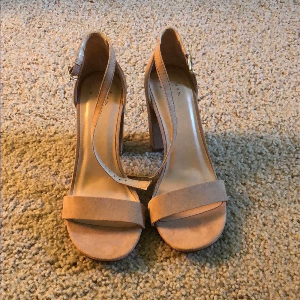 Suede heals. Never worn!